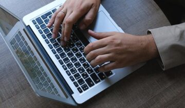 Jak wygląda proces monitoringu płatności w praktyce?