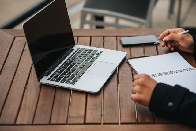 Jak marketing internetowy może pomóc firmie, która ma sezonową sprzedaż?