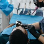 Kiedy warto rozważyć zęby w 1 dzień zamiast tradycyjnej protezy ruchomej?