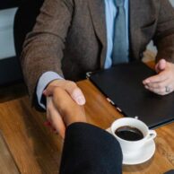 Jak kancelaria restrukturyzacyjna może pomóc firmie, która ma zaległości wobec ZUS i urzędu skarbowego?