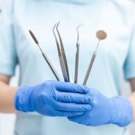 Czy bonding pozwala zamaskować plamy na zębach spowodowane fluorozą?